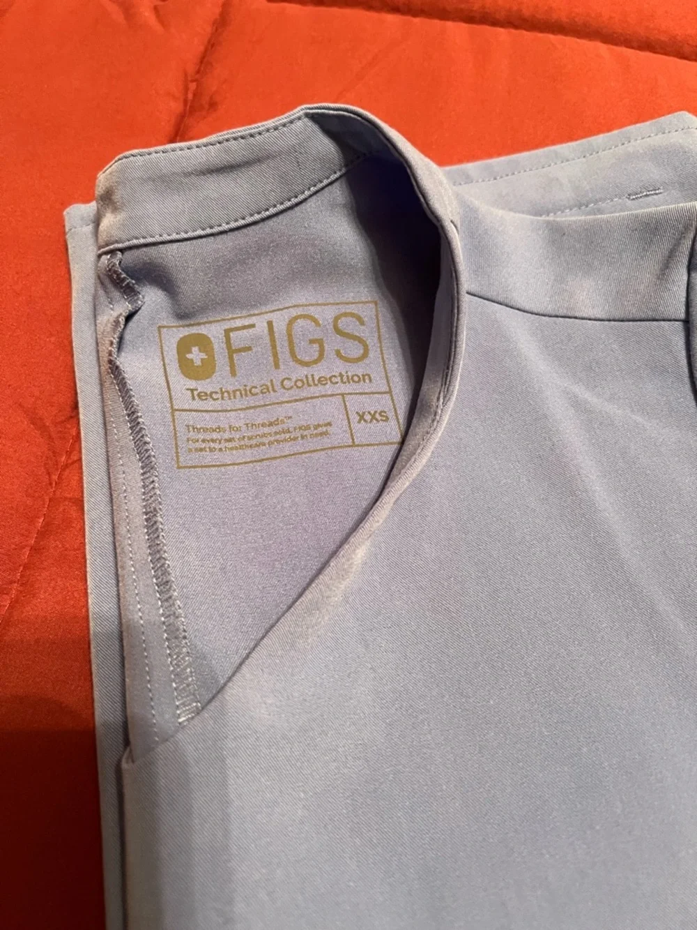 FIGS Scrub Set - Ciel Blue Top and Bottoms - Picture 4 of 7